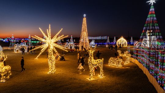 Dewberry Farm: A family day trip destination now through December 28