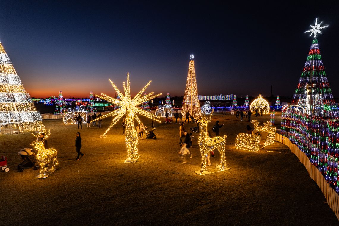 Dewberry Farm: A family day trip destination now through December 28